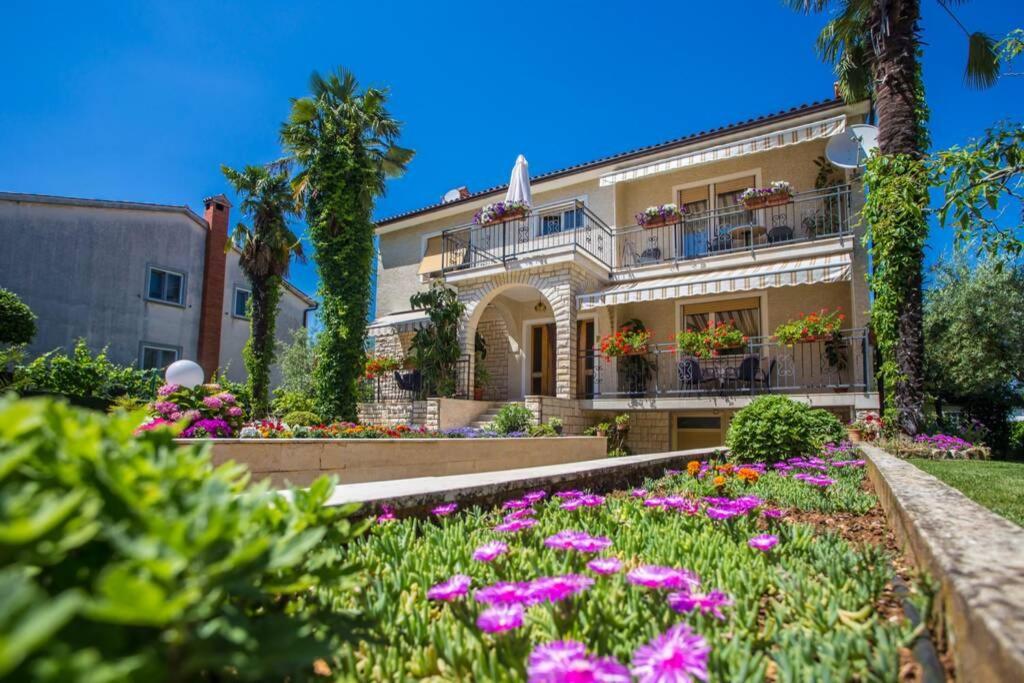 Garden View Apartment In Porec For 2 - 3 Persons Экстерьер фото